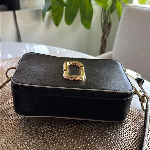 Marc Jacobs Black and Gold Crossbody Bag with Chic Elegance